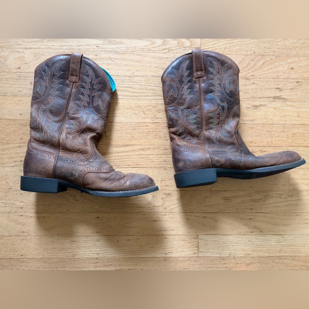 Ariat Delilah round toe boots